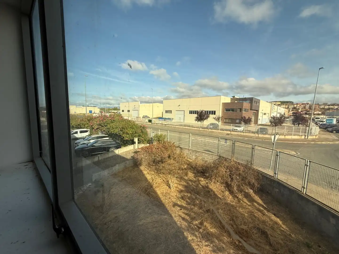 Vista exterior de Nau industrial en venda en Viana