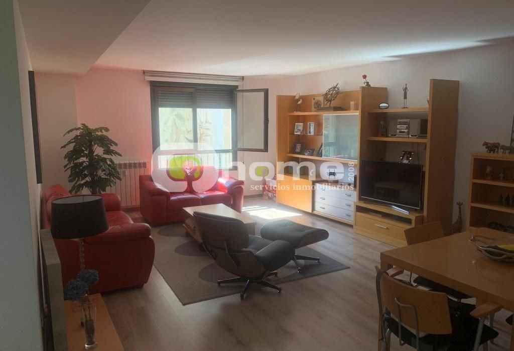 Sala d'estar de Pis en venda en Zamora Capital  amb Calefacció, Parquet i Traster