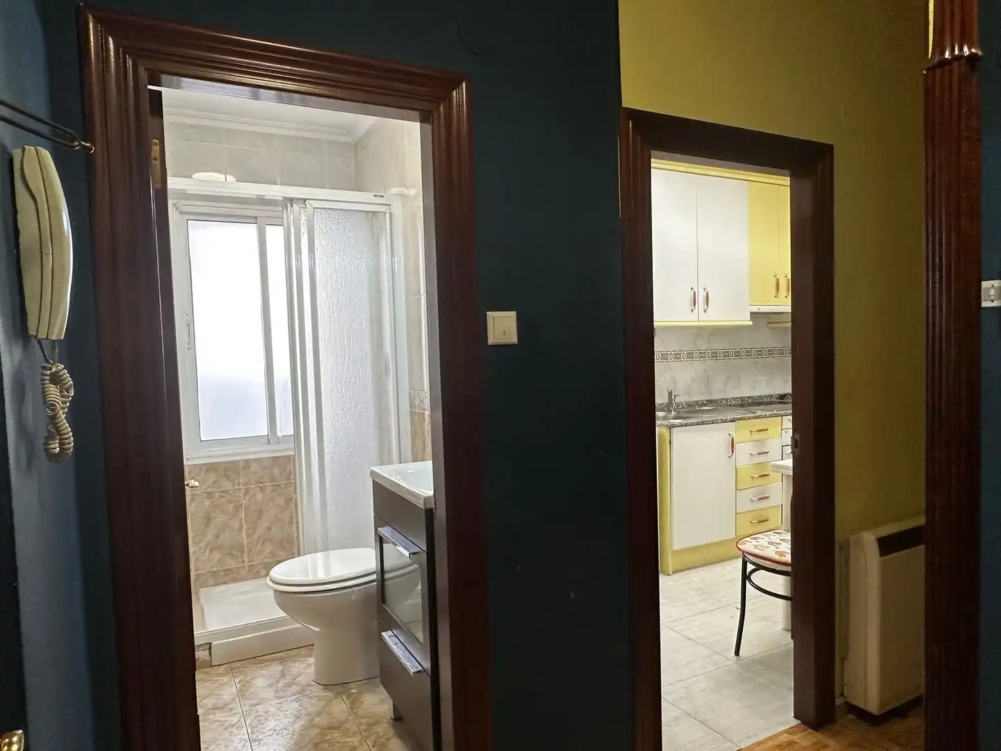 Baño de Piso en venta en Gijón  con Calefacción, Terraza y Piscina
