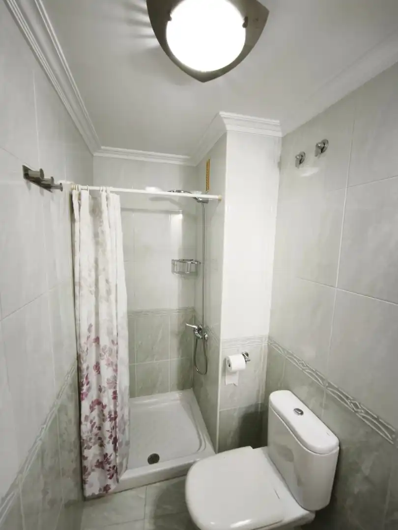 Baño de Piso de alquiler en Vigo  con Amueblado
