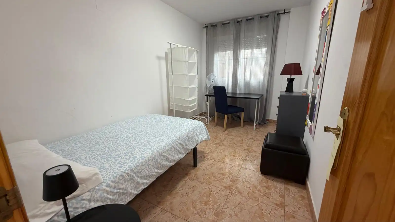Habitación de Piso para compartir en La Almunia de Doña Godina  con Calefacción, Terraza y Amueblado