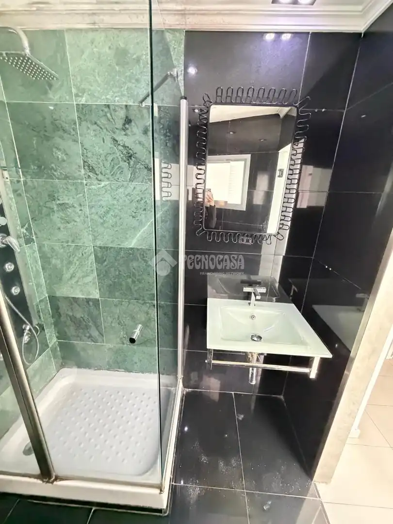 Flat for sale in Calle Lora del rio, Tiro de Línea