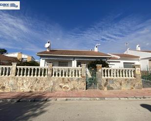 Casa adosada en venda a Els Masos - Els Garrofers