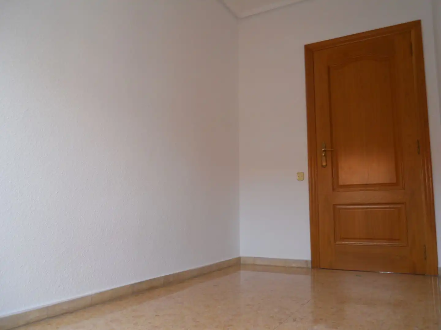 Schlafzimmer von Wohnung zum Verkauf in  Valencia Capital mit Klimaanlage und Balkon