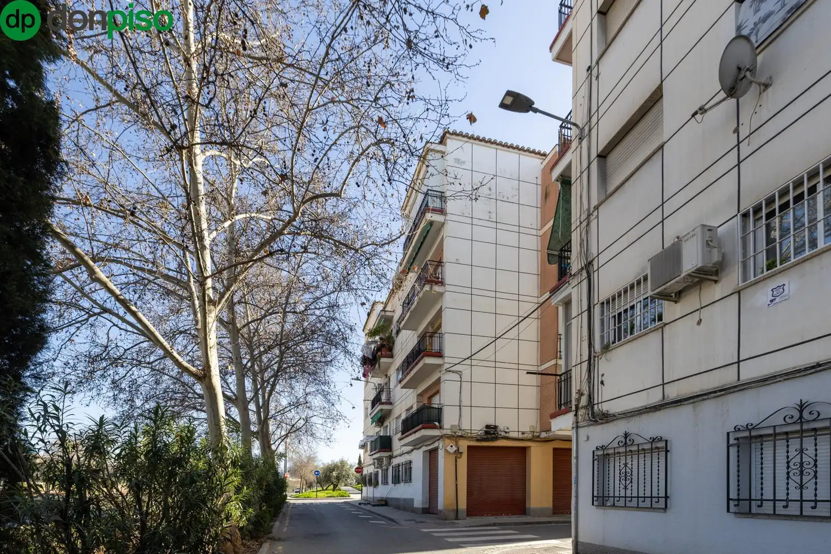 Vista exterior de Piso en venta en Granada