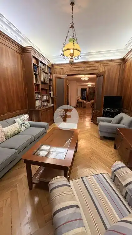 Sala d'estar de Pis en venda en  Madrid Capital amb Calefacció i Terrassa