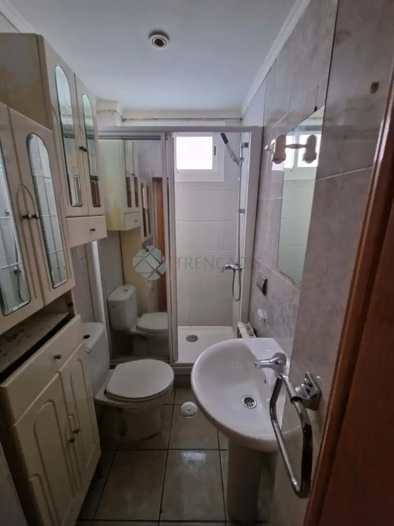 Bathroom of Flat for sale in Madrid
