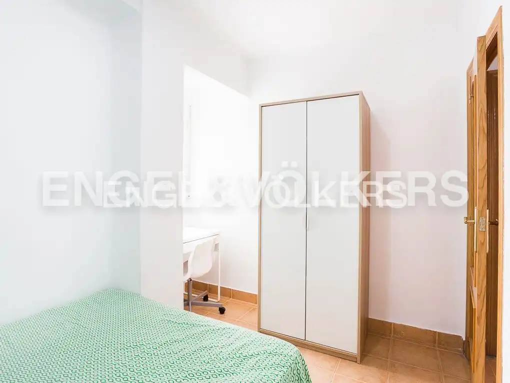 Bedroom of Flat for rent in Valencia  with Air Conditioner, Heating and Furnished