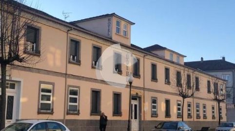 Emblemático Hotel ubicado en la Avda. de Sousas 106 de la localidad de Verín Ourense. Ideal para explotarlo como hotel, centro de