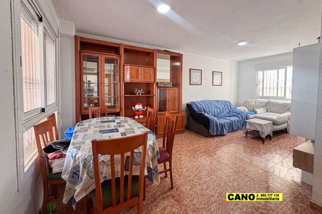 Casa-chalet en Venta en Pensamiento  en Costacabana - Loma Cabrera