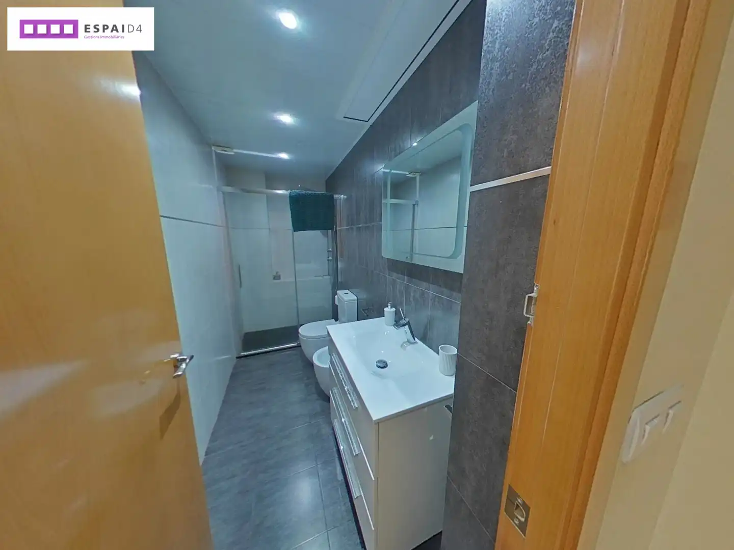 Baño de Ático en venta en Ripollet con Aire acondicionado, Calefacción y Terraza