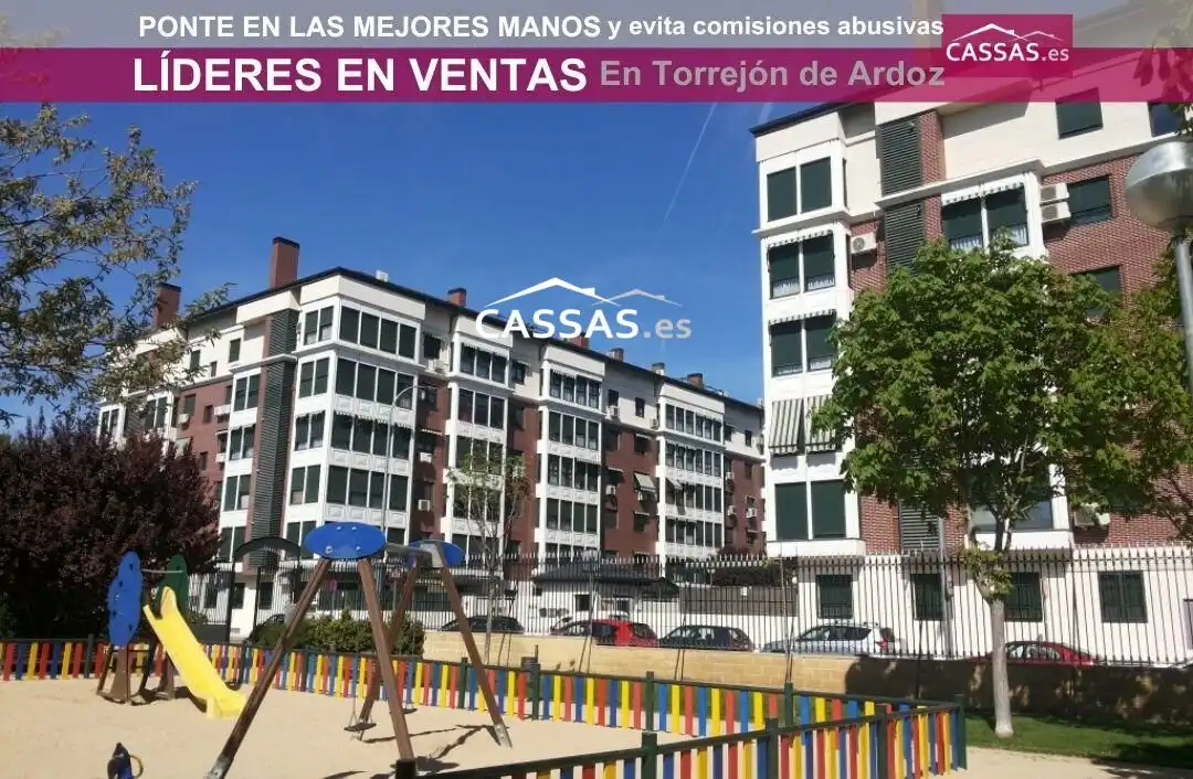 Exterior view of Flat for sale in Torrejón de Ardoz  with Heating, Parquet flooring and Storage room