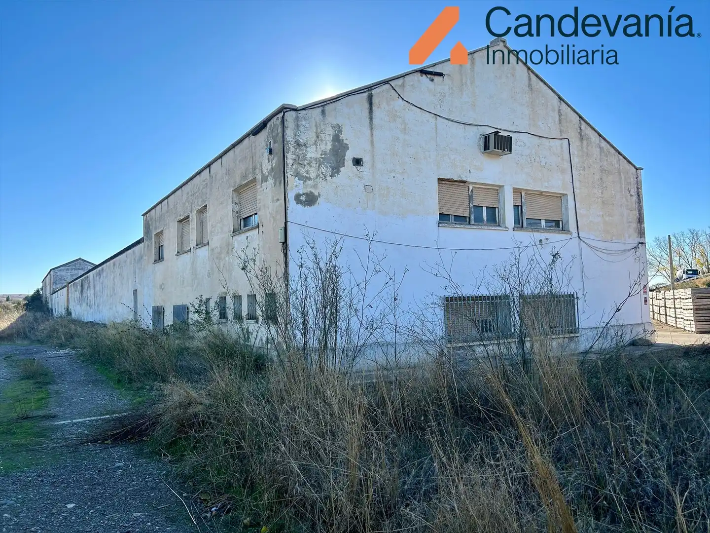 Vista exterior de Nave industrial en venta en Zuera