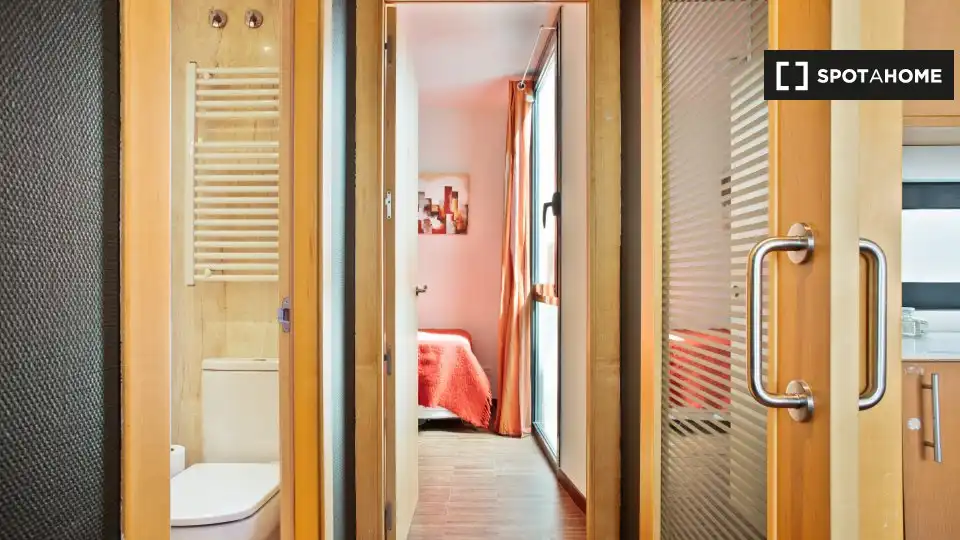 Flat with terrace to rent in Sarrià - Sant Gervasi