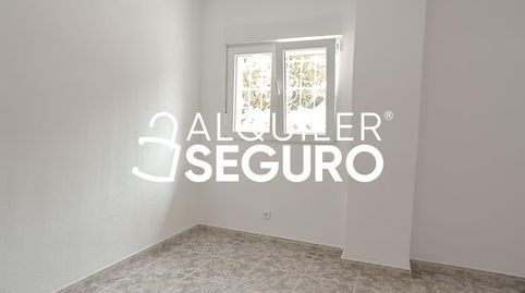 Foto 4 de Piso de alquiler en De Perales, San Fermín, Madrid Capital