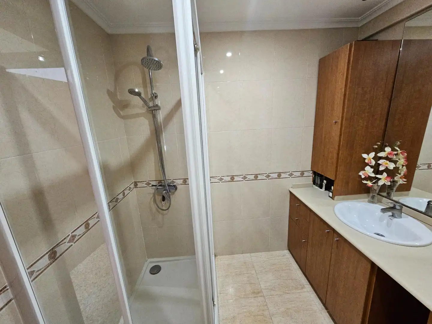 Baño de Piso en venta en Valencia con Aire acondicionado