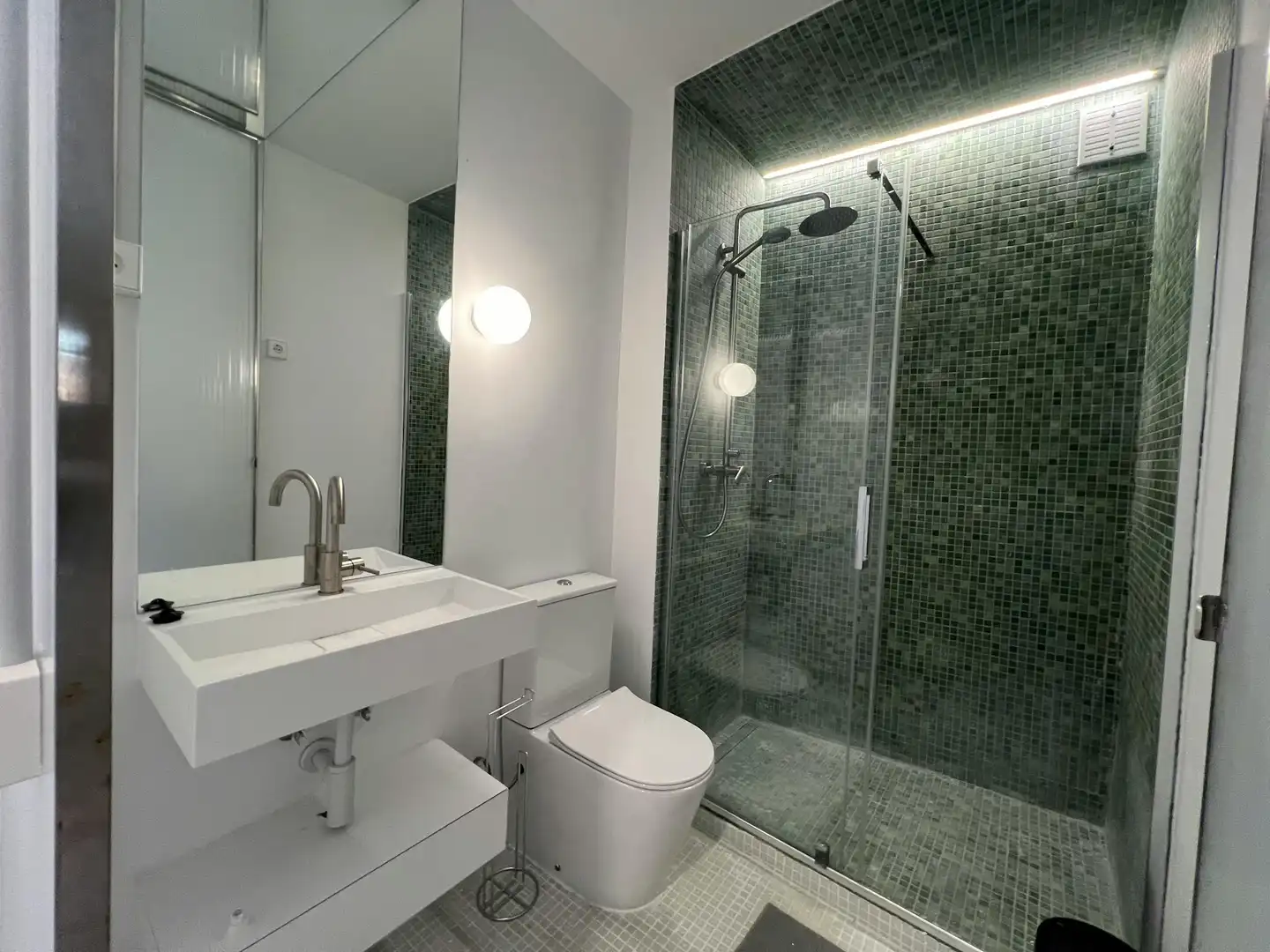 Baño de Casa o chalet de alquiler en Madrid con Aire acondicionado, Calefacción y Jardín privado