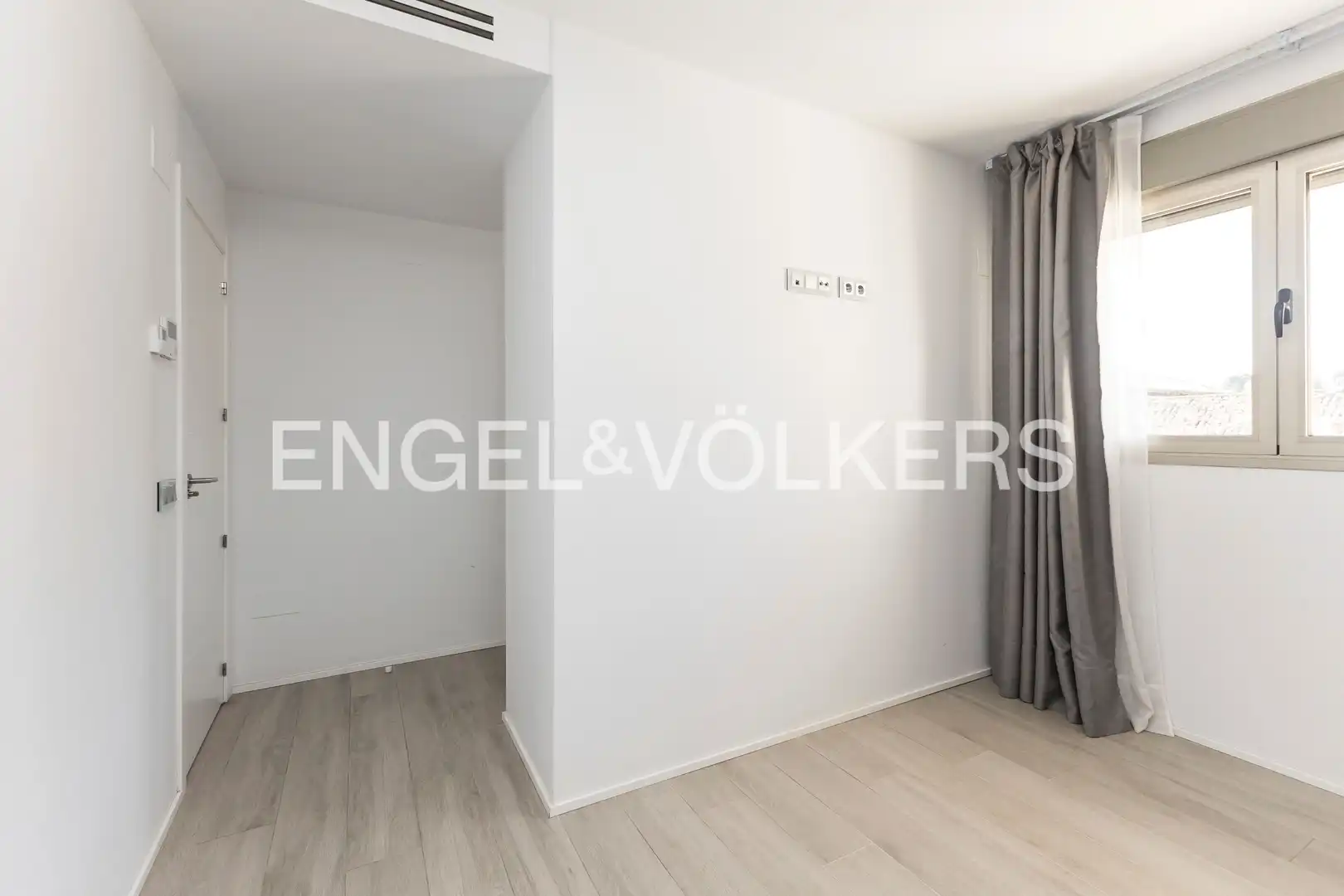 Habitación de Casa adosada en venta en Tres Cantos con Aire acondicionado, Calefacción y Jardín privado