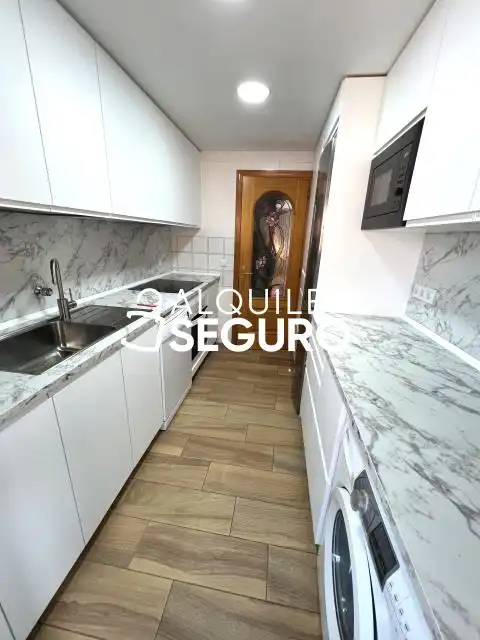 Flat for rent in Yugoslavia , El Carrascal