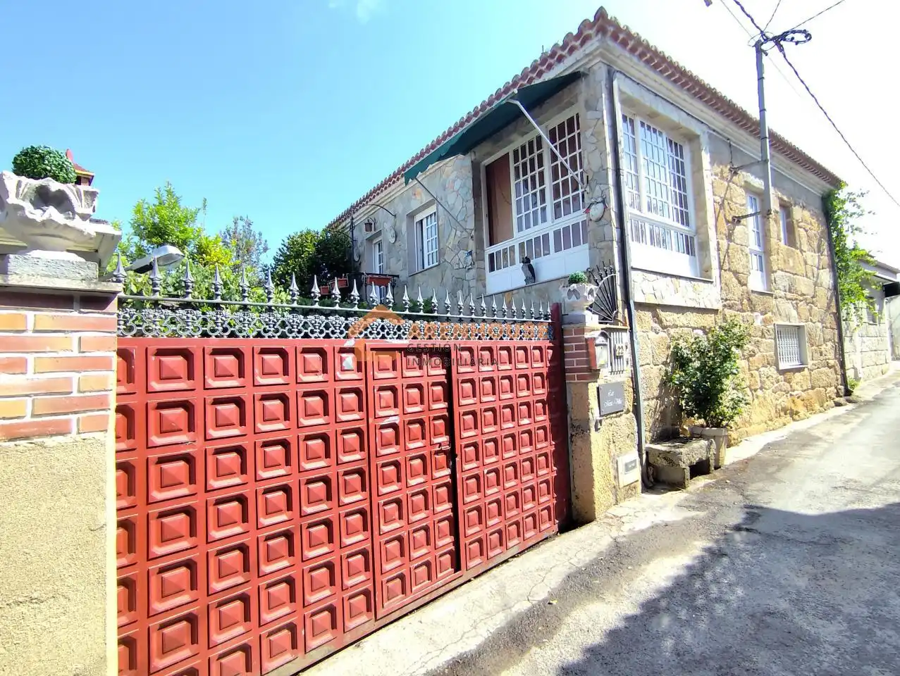 Casa con terrazza in vendita a Cenlle