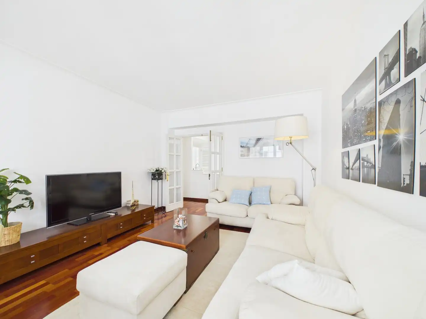 Sala d'estar de Apartament de lloguer en  Palma de Mallorca amb Aire condicionat, Moblat i Balcó