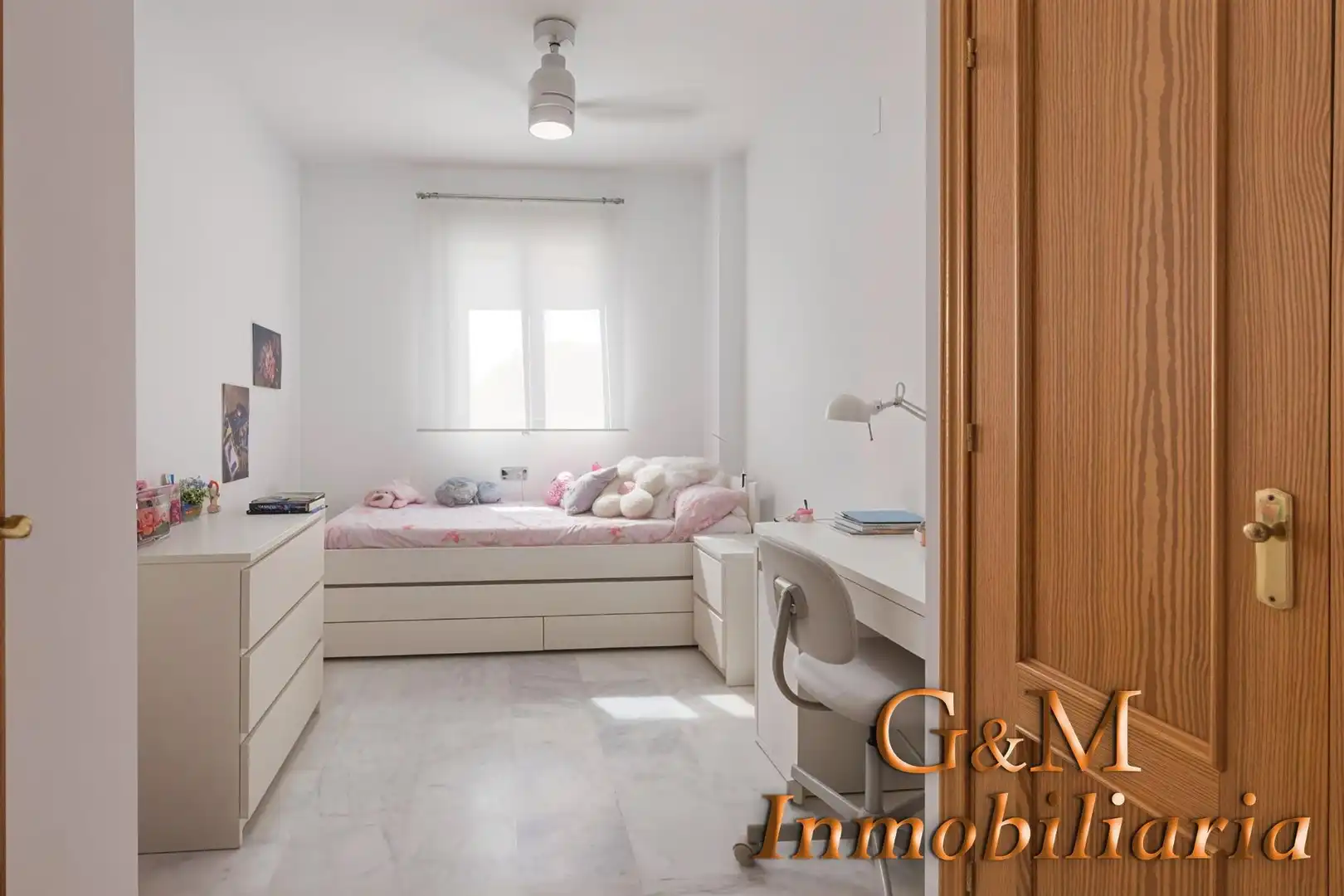 Habitación de Casa adosada en venta en Alhaurín de la Torre con Aire acondicionado, Terraza y Trastero