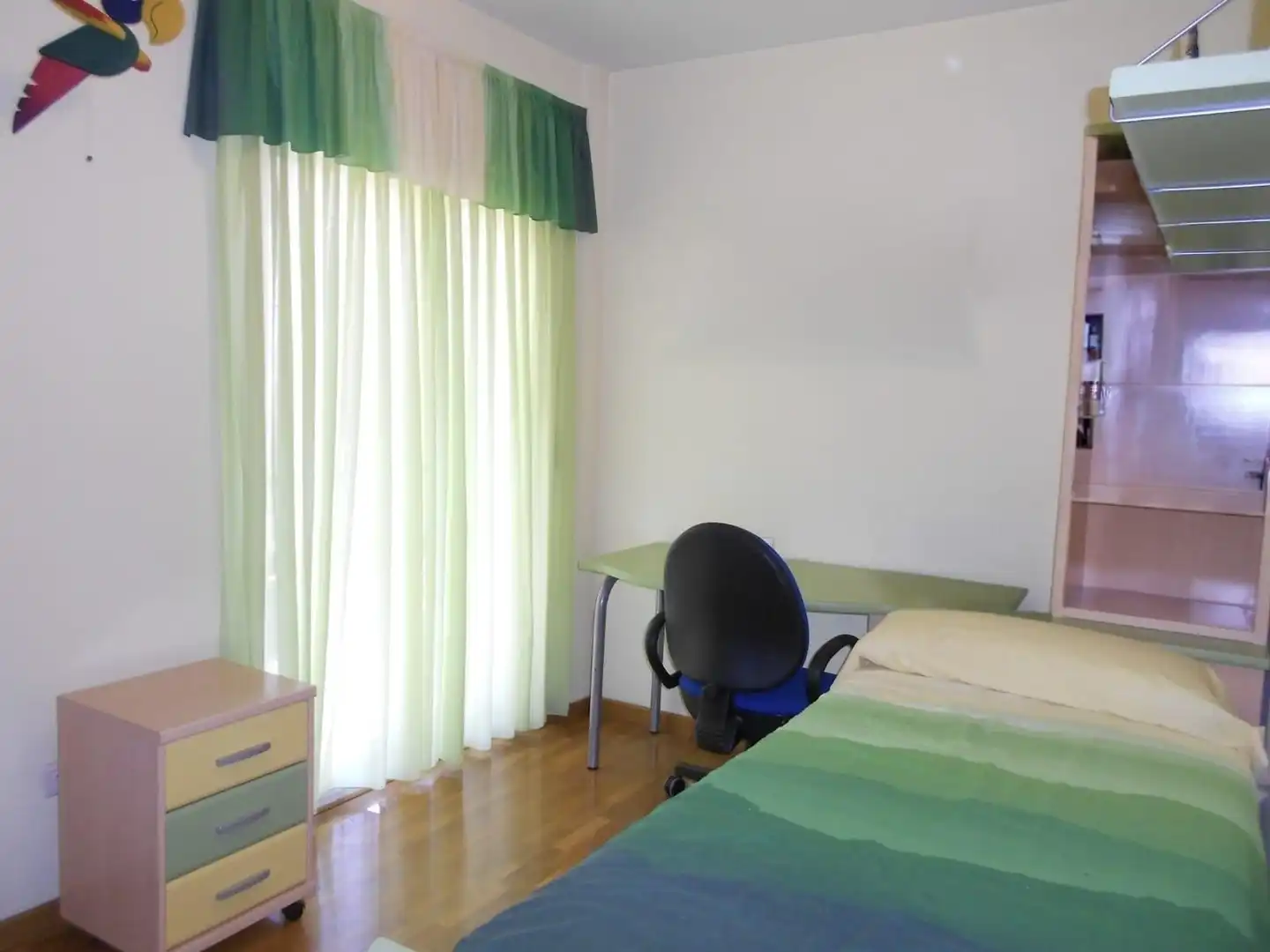 Schlafzimmer von Einfamilien-Reihenhaus zum Verkauf in Murcia mit Klimaanlage, Heizung und Privatgarten