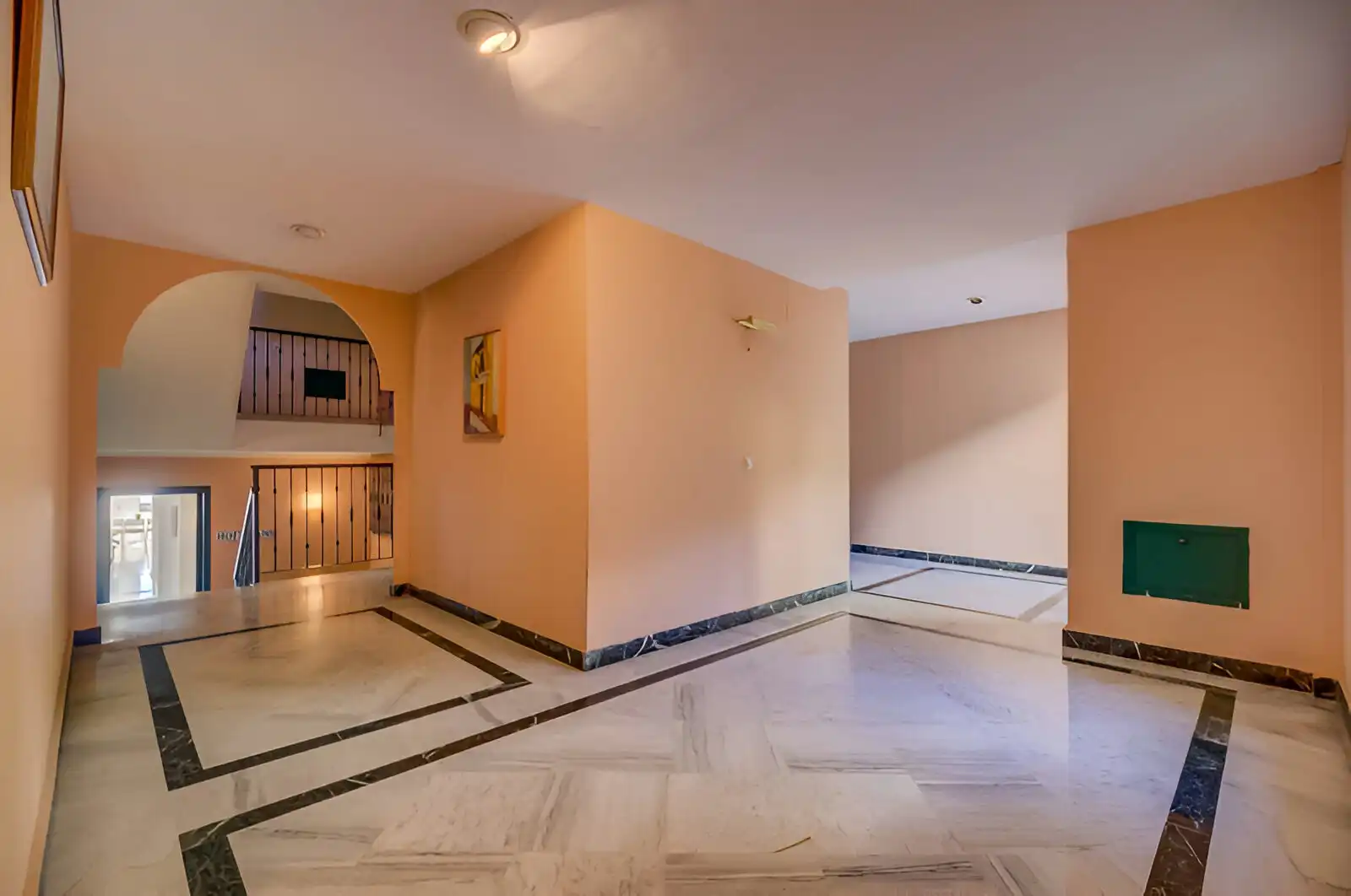 Planta baja en venta en Benalmádena con Aire acondicionado, Terraza y Piscina