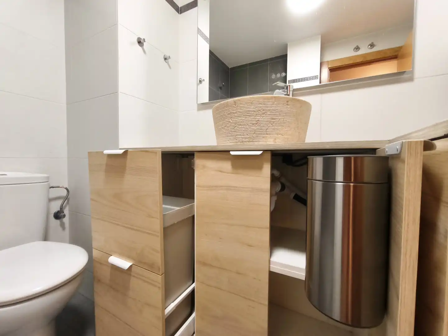Bathroom of Flat for sale in Entrena  with Air Conditioner, Heating and Parquet flooring