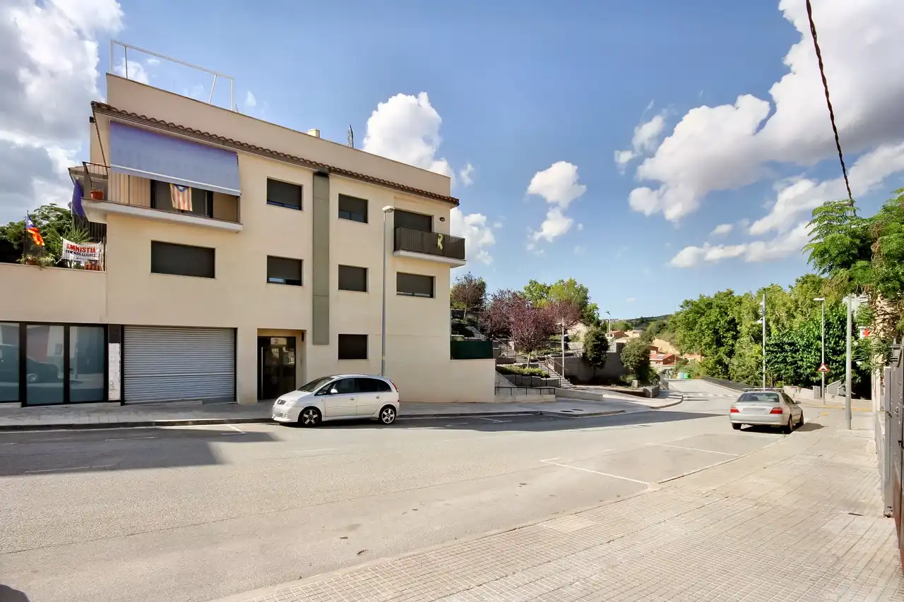 Exterior view of Garage for sale in Torrelavit