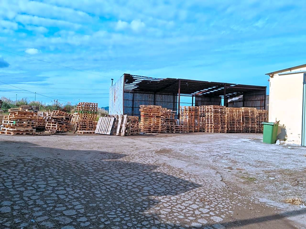 Exterior view of Industrial buildings to rent in Santander