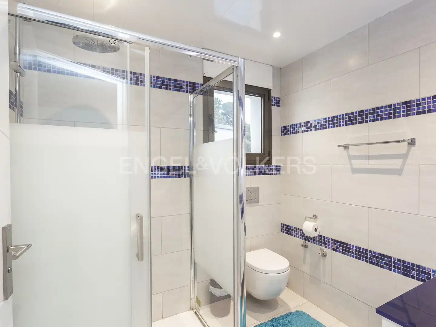 Bathroom of Houses for rent in Castelldefels  with Air Conditioner, Heating and Private garden