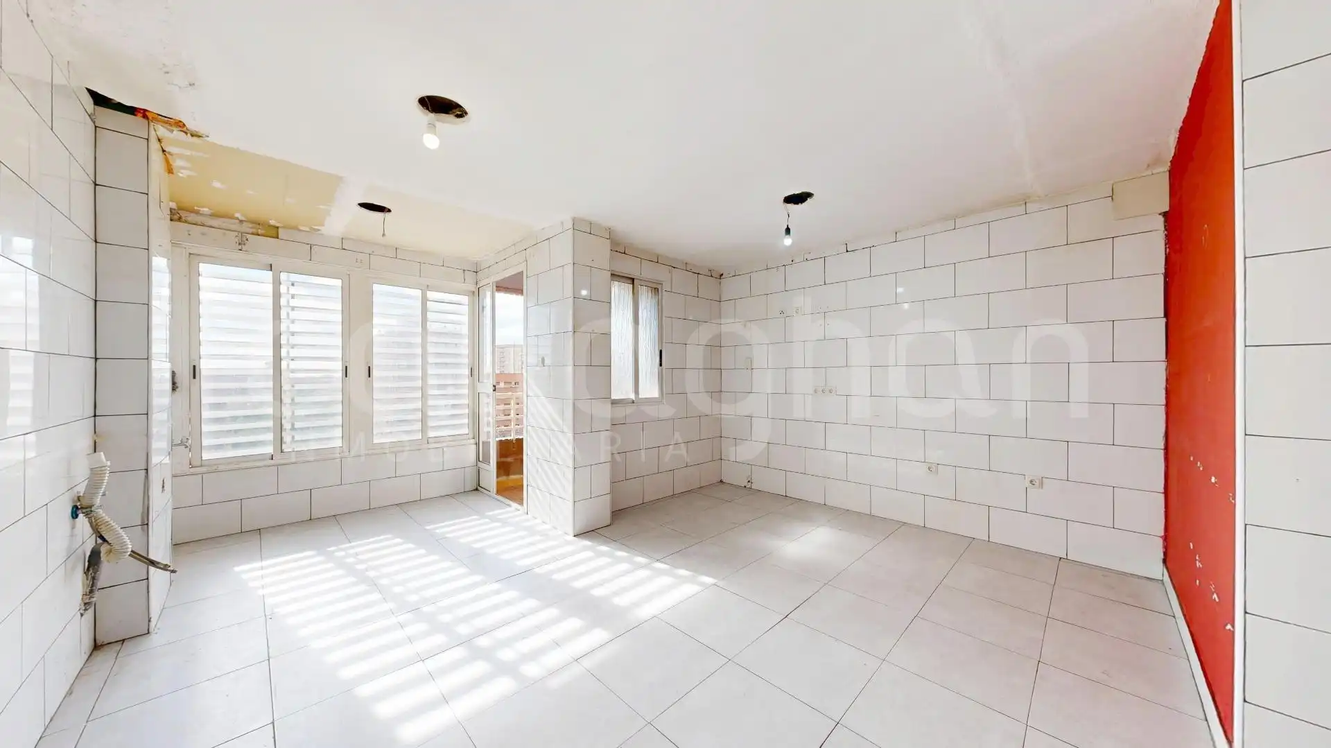Flat for sale in Valencia  with Balcony