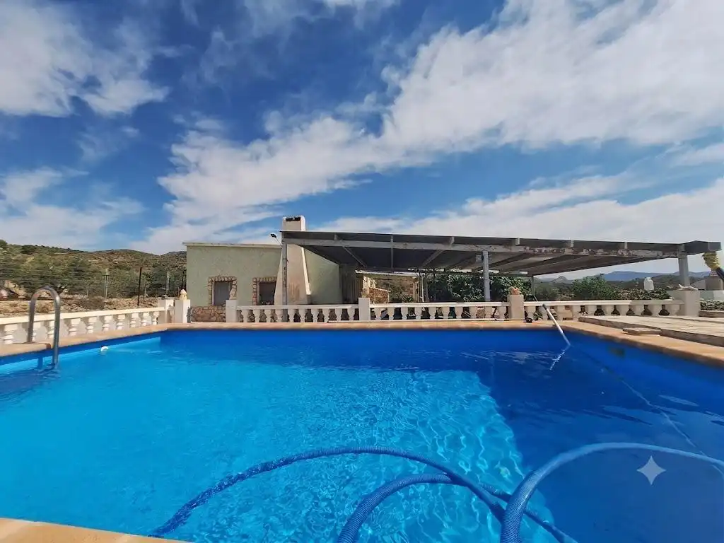 Piscina de Casa o xalet en venda en Monóvar  / Monòver amb Aire condicionat, Calefacció i Jardí privat