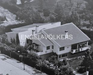 Exterior view of House or chalet for sale in Las Rozas de Madrid  with Air Conditioner, Heating and Private garden