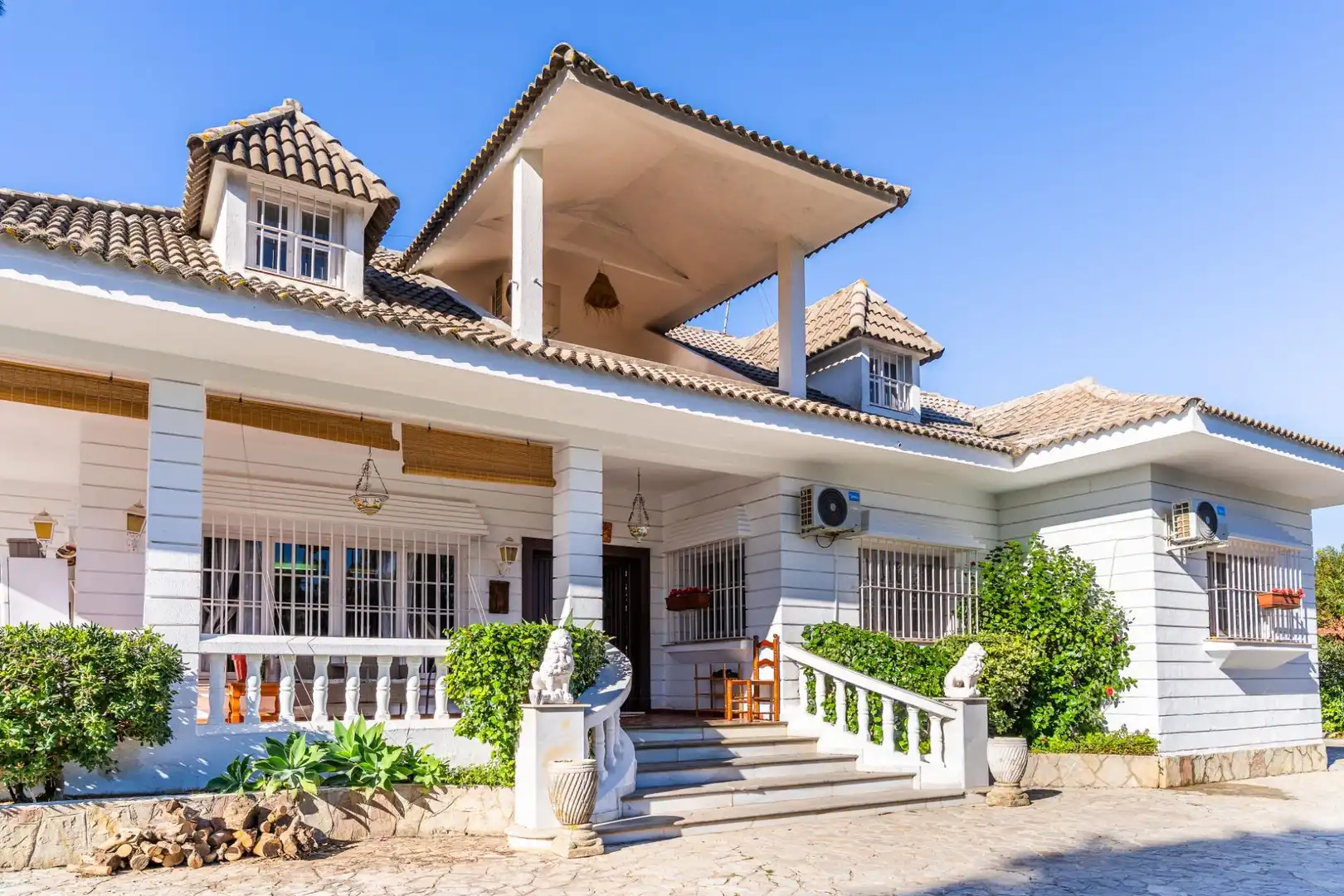 Exterior view of Houses for sale in Jerez de la Frontera  with Private garden, Swimming Pool and Balcony