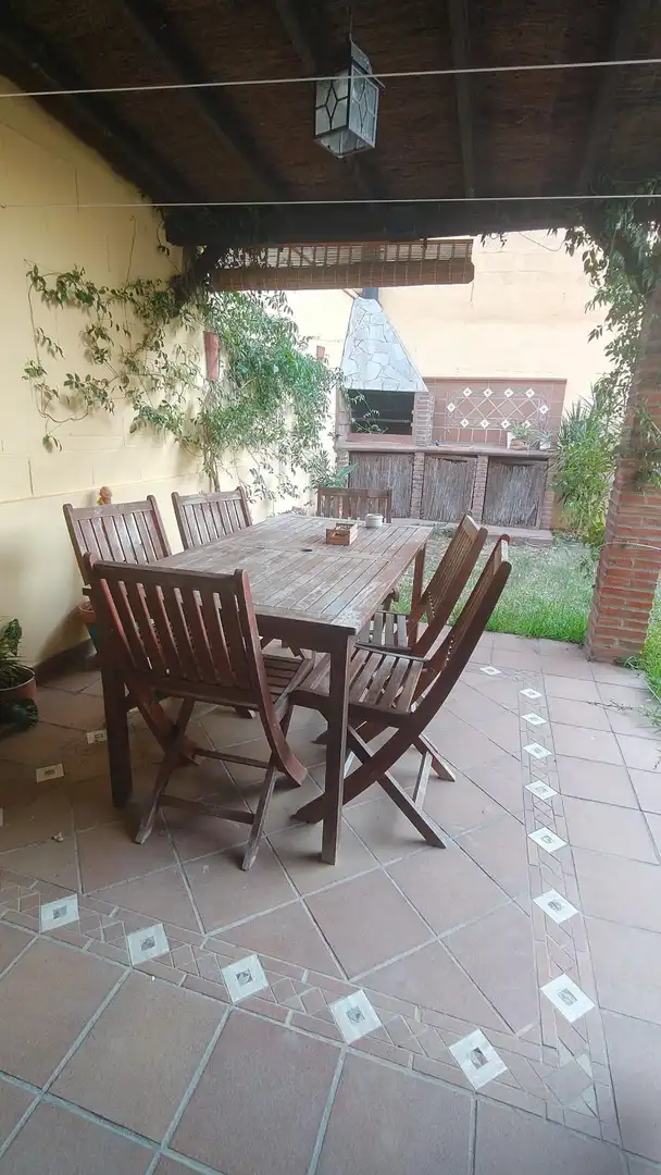 Terrasse von Einfamilien-Reihenhaus zur Miete in Algeciras mit Privatgarten und Möbliert