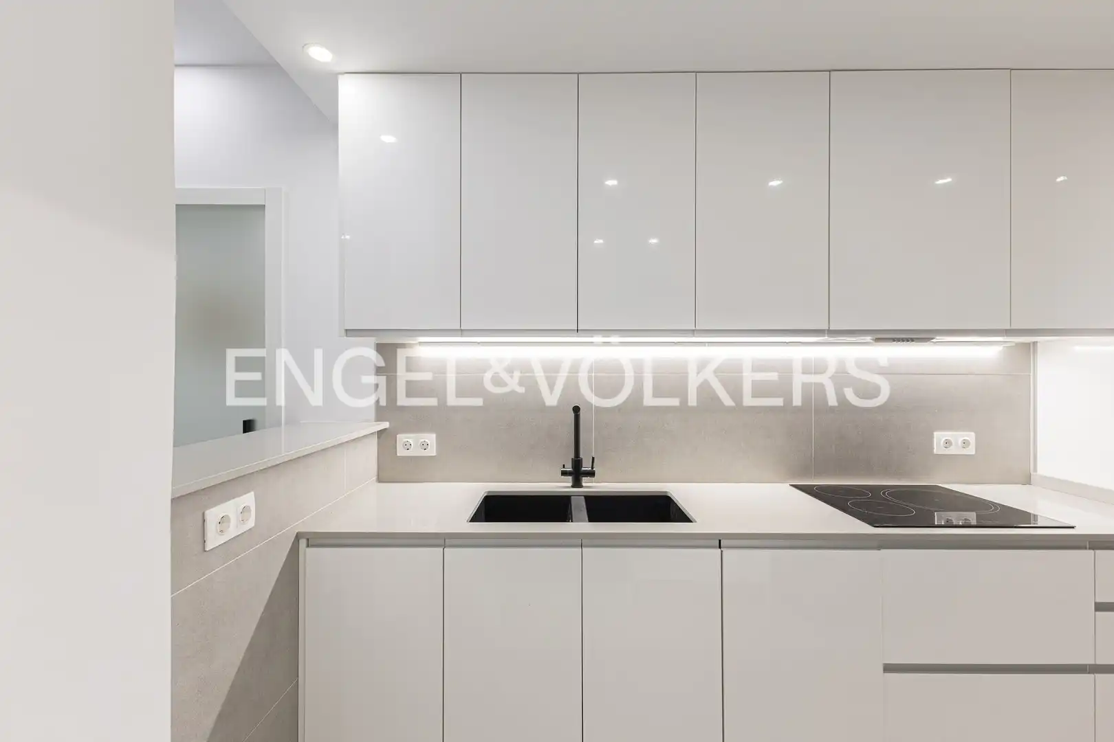 Kitchen of Flat for sale in Barcelona  with Air Conditioner, Heating and Terrace