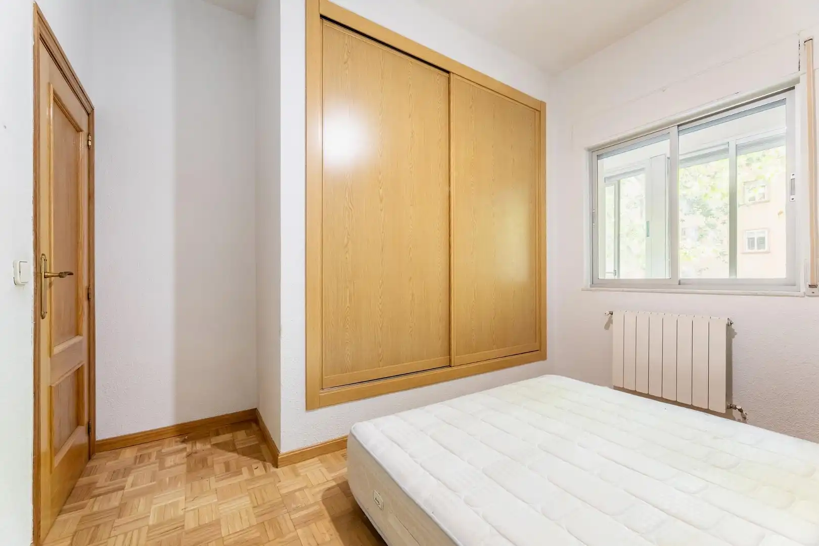 Habitación de Piso en venta en Madrid con Calefacción, Parquet y Balcón