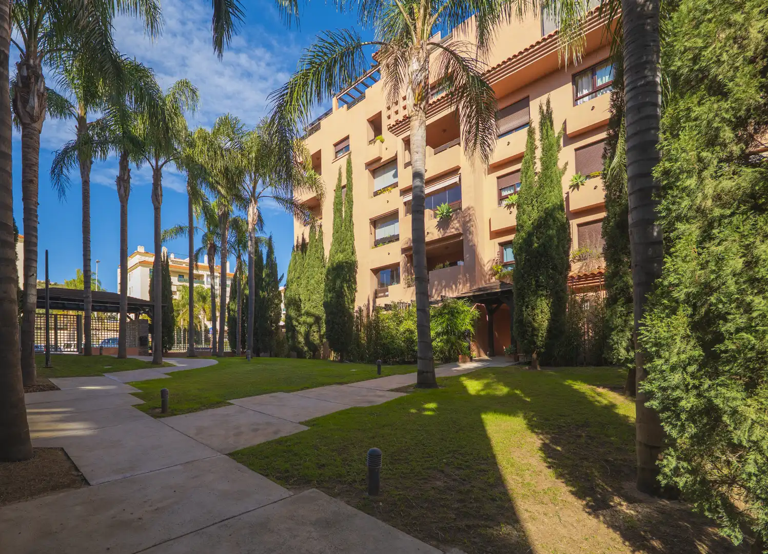 Vista exterior de Apartament en venda en Benalmádena amb Aire condicionat, Calefacció i Terrassa