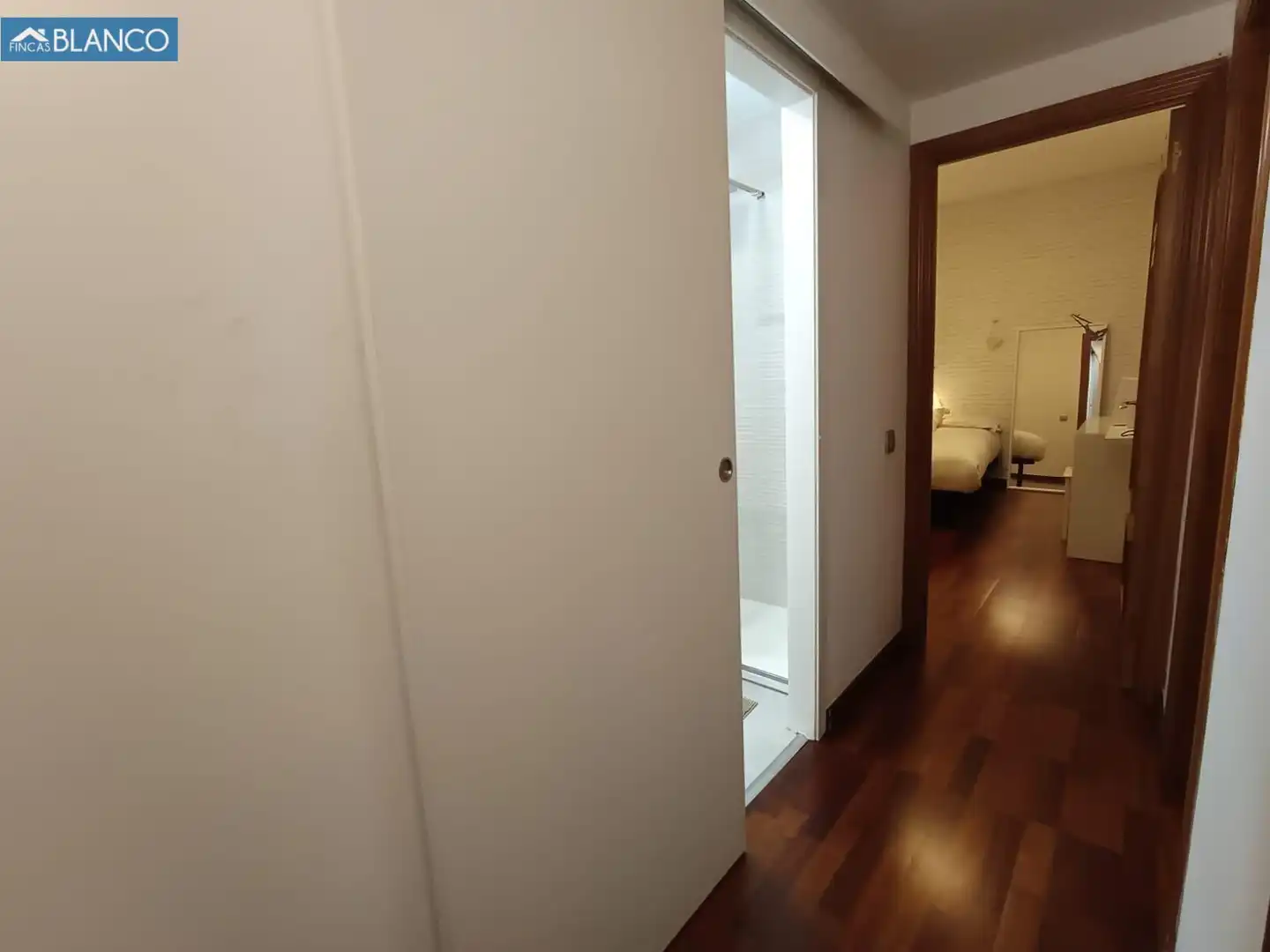 Piso en venta en L'Hospitalet de Llobregat con Aire acondicionado, Calefacción y Parquet