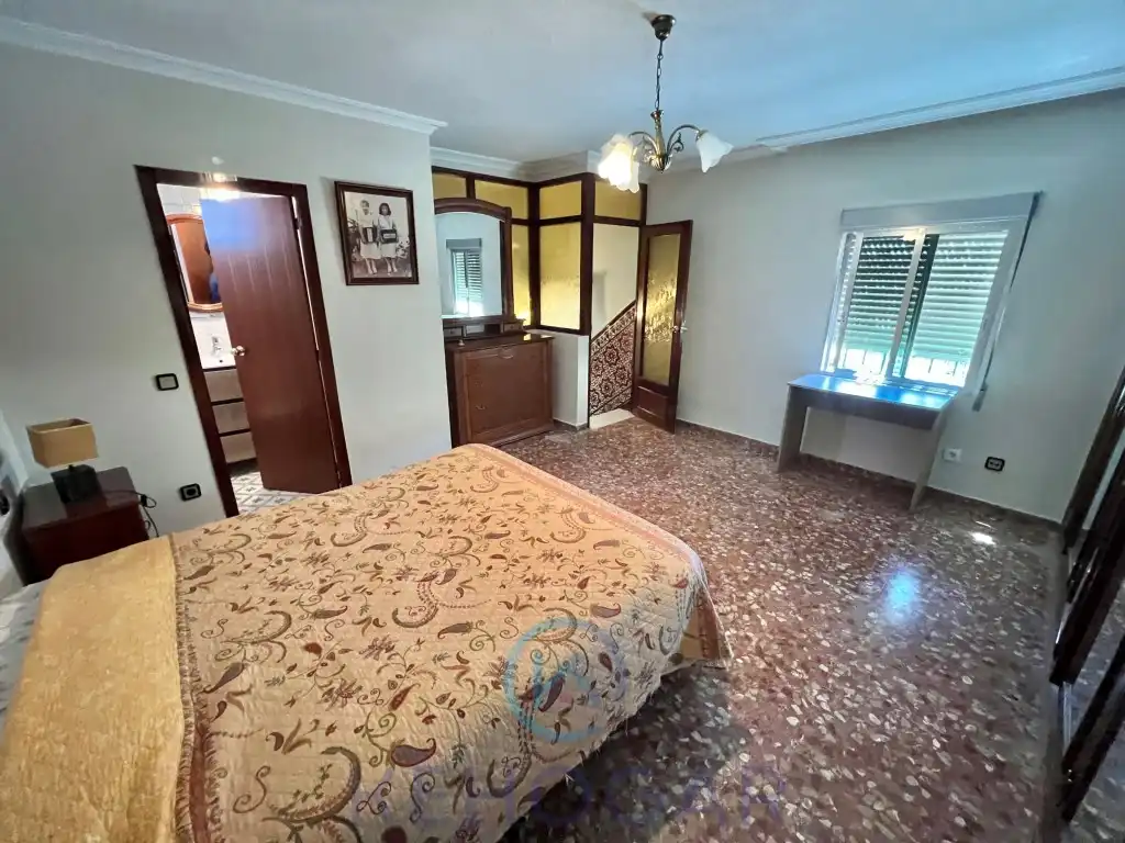 Bedroom of Houses for sale in Dos Hermanas
