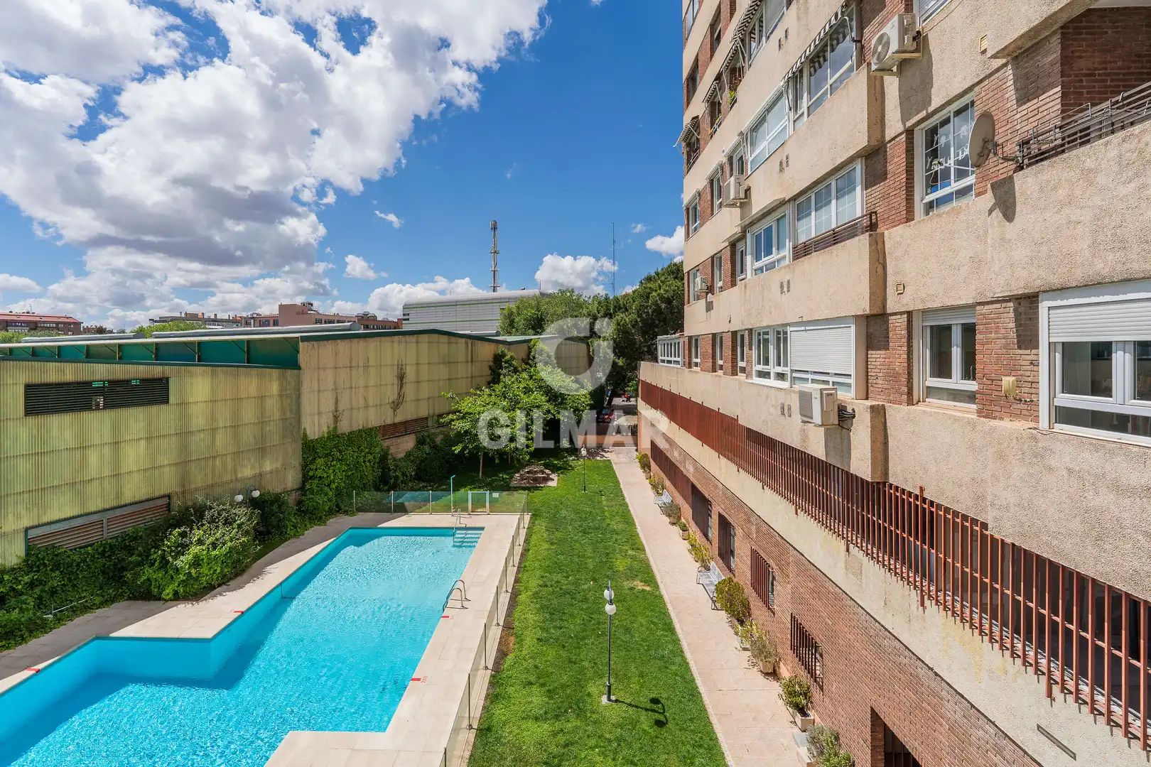 Flat with terrace for sale in Chamartín