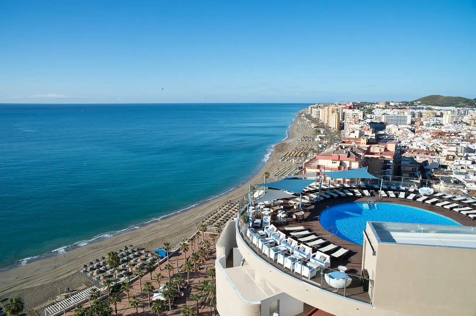 Vista exterior de Estudi en venda en Fuengirola amb Aire condicionat, Terrassa i Moblat