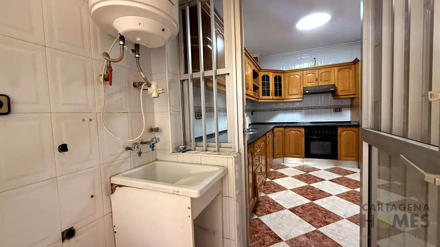 Cuina de Casa o xalet en venda en Cartagena amb Aire condicionat i Jardí privat