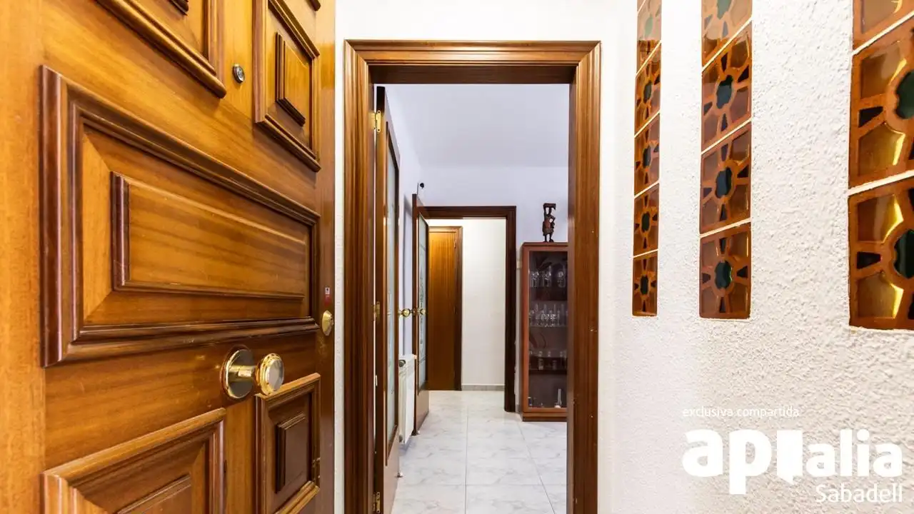 Flat for sale in Sabadell  with Heating