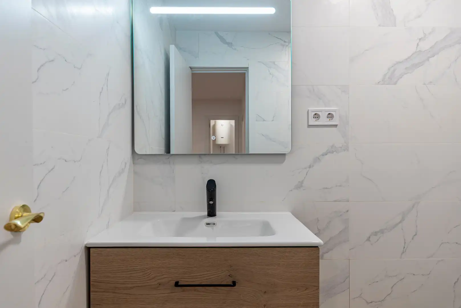 Badezimmer von Wohnung zum Verkauf in L'Hospitalet de Llobregat mit Klimaanlage, Heizung und Parkett