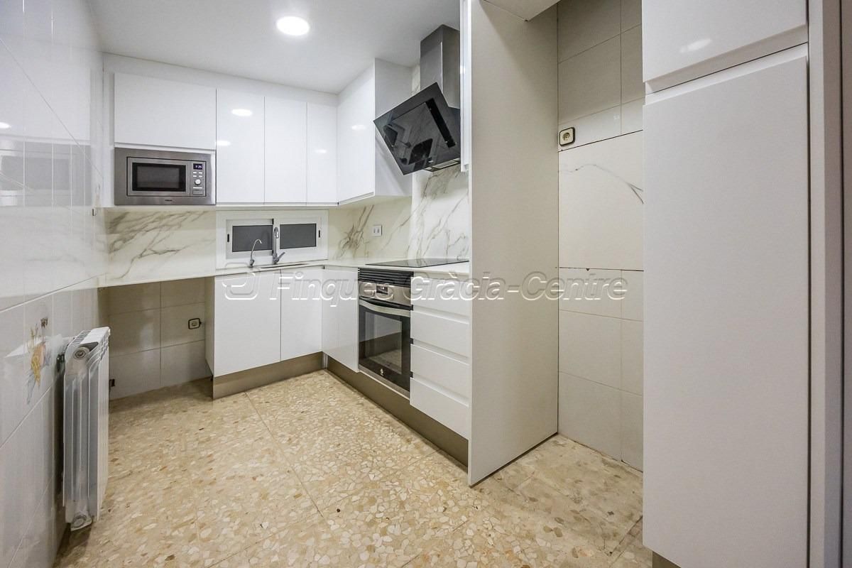 Kitchen of Duplex for sale in Sabadell  with Heating
