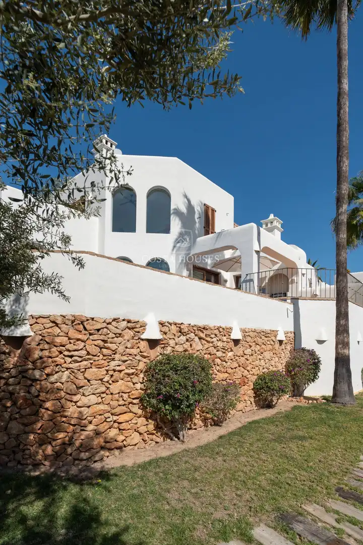 Vista exterior de Casa o xalet en venda en Moraira amb Aire condicionat, Calefacció i Jardí privat