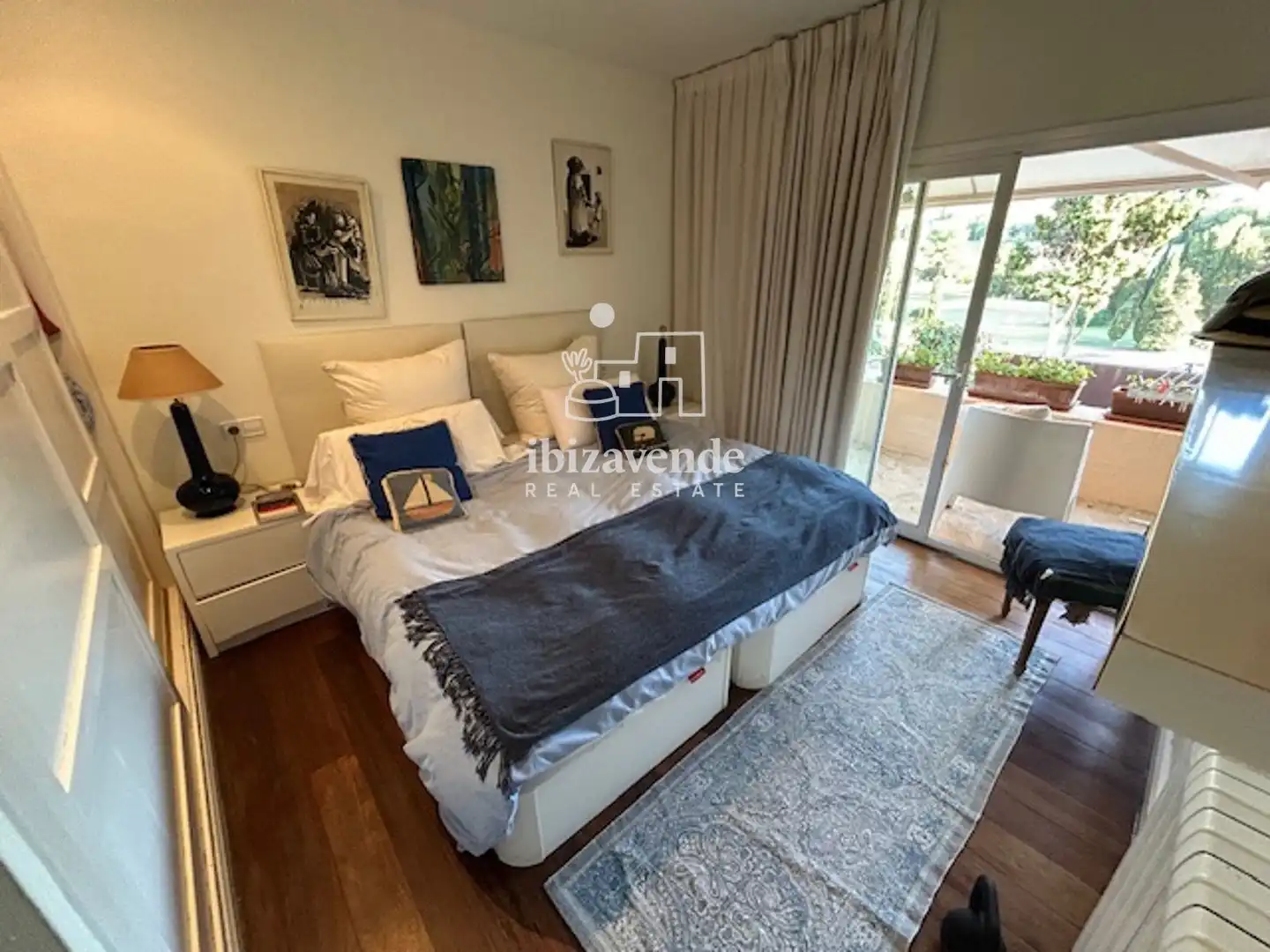 Schlafzimmer von Einfamilien-Reihenhaus zur Miete in Santa Eulària des Riu mit Klimaanlage, Heizung und Parkett